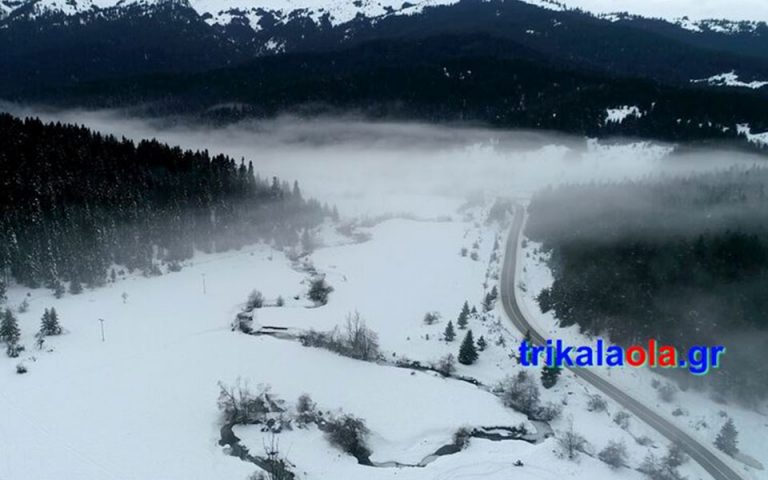 Εντυπωσιακά χιονισμένα τοπία από drone στα Τρίκαλα (βίντεο)