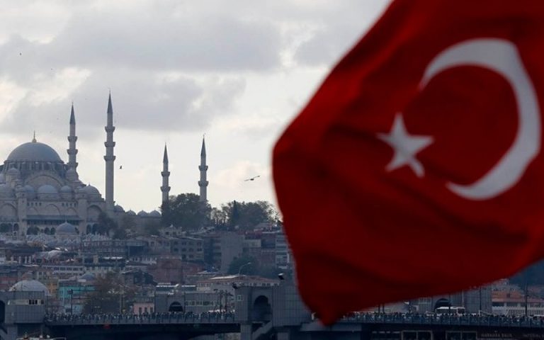 Νέες ενδείξεις ύφεσης για την τουρκική οικονομία
