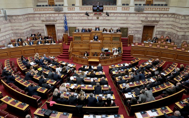 Κίνδυνος οι ελληνικές καλένδες για άρθρο 16