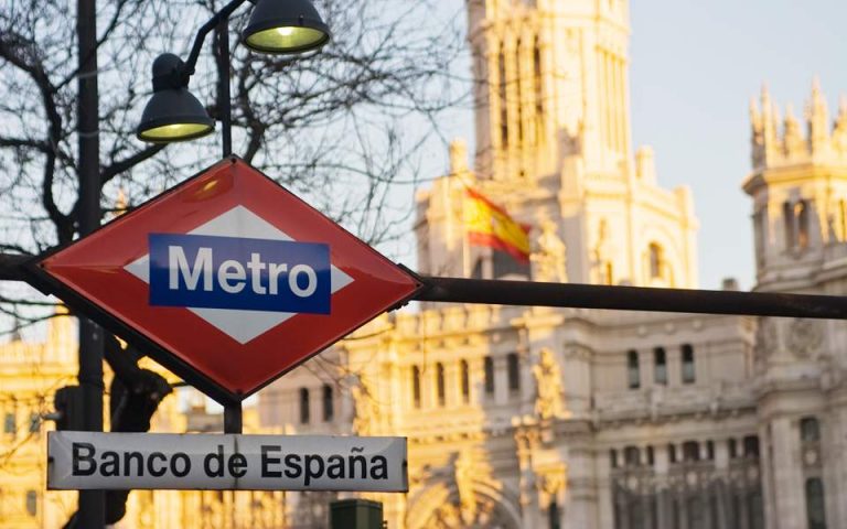 Η πολιτική παράλυση πλήττει την ισπανική οικονομία