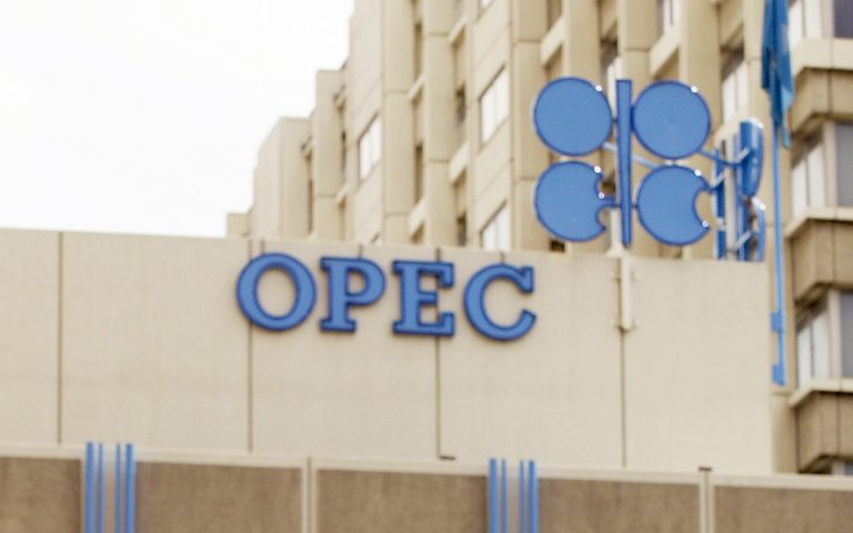 Απειλή για τον ΟΠΕΚ η πτώση των τιμών του πετρελαίου