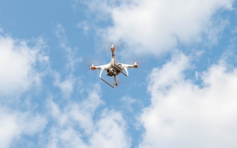 Πώς ένα drone μπορεί να διαλύσει το φτερό ενός αεροπλάνου