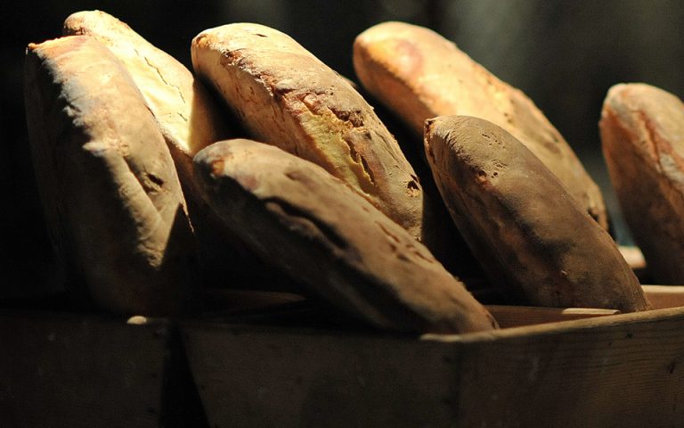 Δύο ελληνικά ΤΕΙ συνεργάζονται και δημιουργούν ψωμί από κάστανα