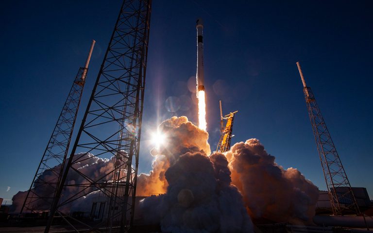 Η Space X εκτόξευσε τον πιο ισχυρό στρατιωτικό δορυφόρο GPS των ΗΠΑ (φωτογραφίες)