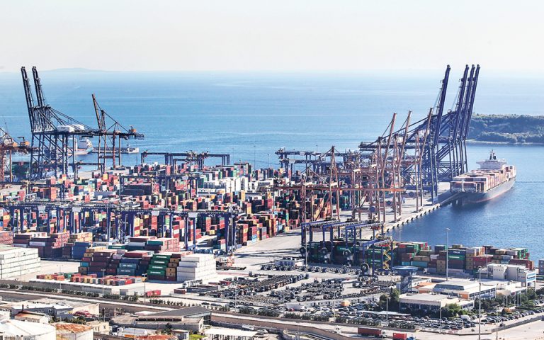Μπλόκο στο επενδυτικό σχέδιο της Cosco για το λιμάνι Πειραιά