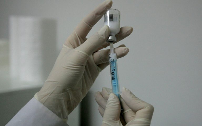 Γρίπη: Ξεκινά ο εμβολιασμός χωρίς συνταγογράφηση – Ποιες κατηγορίες πολιτών αφορά
