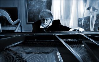 Βαγγέλης Παπαθανασίου: Πέθανε ο μεγάλος συνθέτης σε ηλικία 79 ετών-1