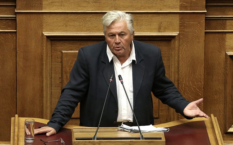 Δεν παραιτήθηκε ο Παπαχριστόπουλος – Αναβολή για μία εβδομάδα ζήτησε ο Ν. Βούτσης