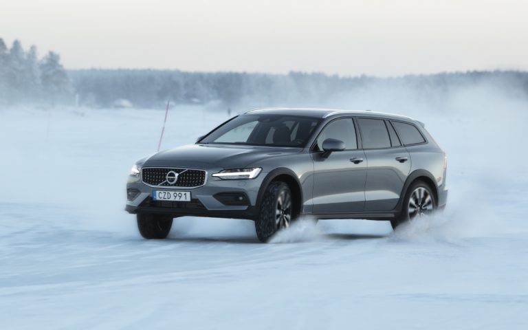 VIDEO: Αποστολή στη Β. Σουηδία με το νέο Volvo V60 Cross Country