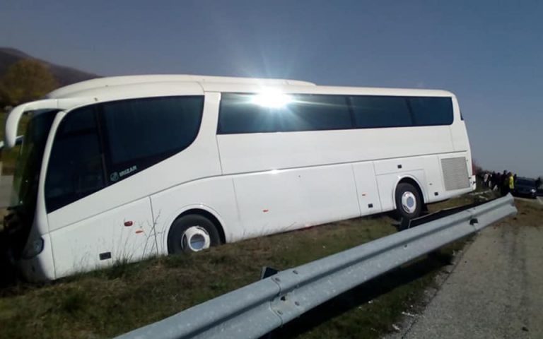Τροχαίο με αλβανικό τουριστικό λεωφορείο στη Ροδόπη