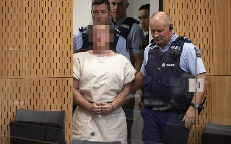 Νέα Ζηλανδία: Προκλητικός στο δικαστήριο ο Τάραντ – Δεν θέλει συνήγορο και έχει πνευματική διαύγεια