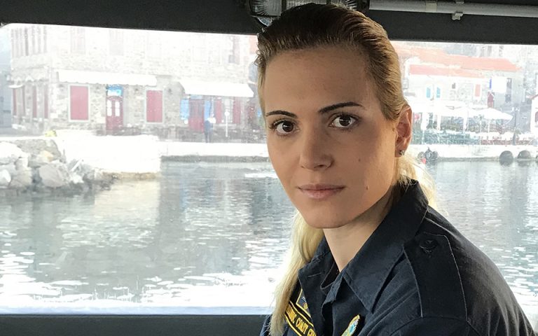 Η γυναίκα κυβερνήτης σκάφους που σώζει ζωές στο Αιγαίο (φωτογραφίες)