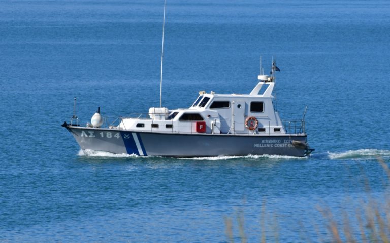 Ακυβέρνητο πλοίο με κοντέινερ πλέει βορειοδυτικά της Ζακύνθου