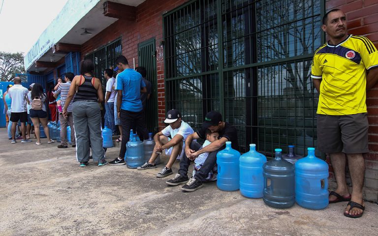Οι ΗΠΑ αποσύρουν όλο το διπλωματικό προσωπικό τους που απομένει στο Καράκας