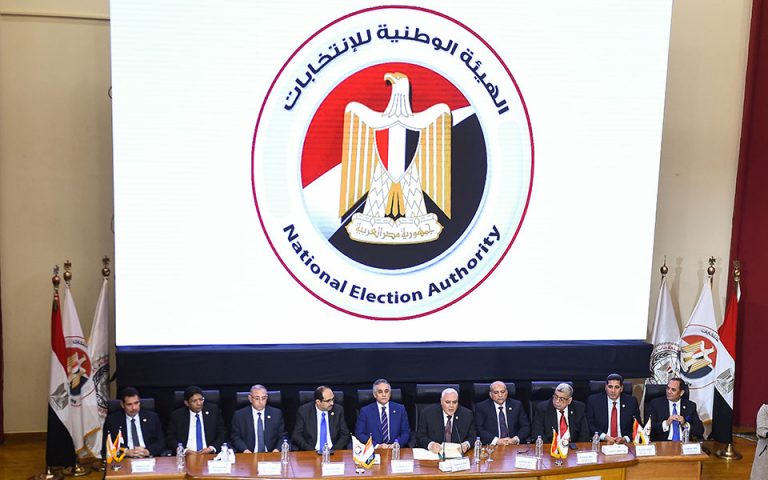 Με συντριπτικό ποσοστό οι Αιγύπτιοι επικύρωσαν στο δημοψήφισμα τη συνταγματική αναθεώρηση