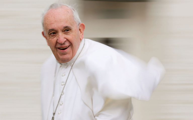 Συστάσεις Πάπα σε κουρείς και κομμωτές κατά του κουτσομπολιού
