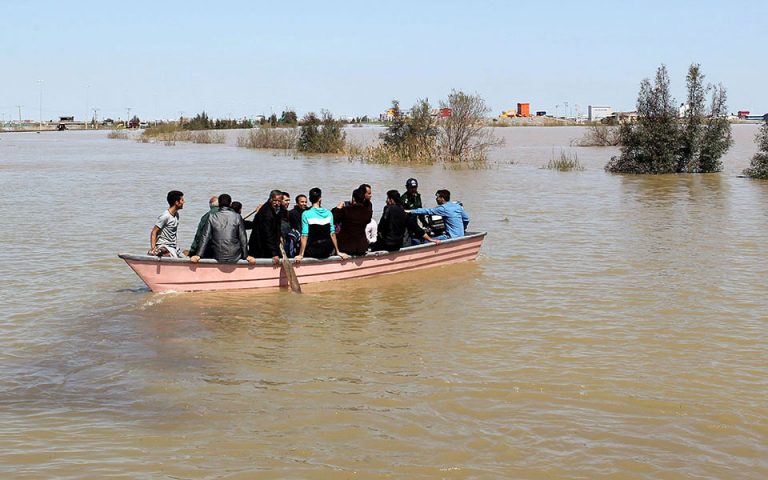 Ιράν: Eκκενώνονται και άλλες πόλεις που απειλούνται από τις πλημμύρες – στους 70 οι νεκροί
