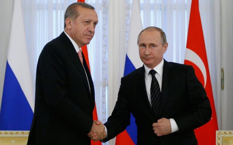 Ερντογάν σε Πούτιν: Η έξαρση μαχών στην Ιντλίμπ πλήττουν τη συνεργασία μας