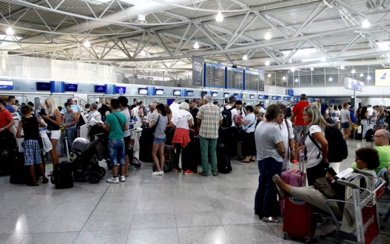 Κατά 8,4% αυξήθηκε η επιβατική κίνηση στα αεροδρόμια το πρώτο τετράμηνο