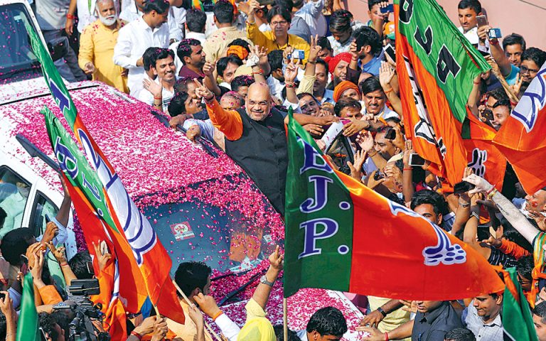 Ιστορική νίκη του εθνικιστικού BJP στην Ινδία