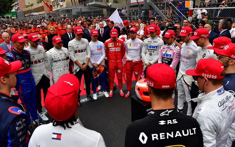 F1: Eνός λεπτού σιγή για τον Νίκι Λάουντα στο Μονακό (φωτογραφίες)