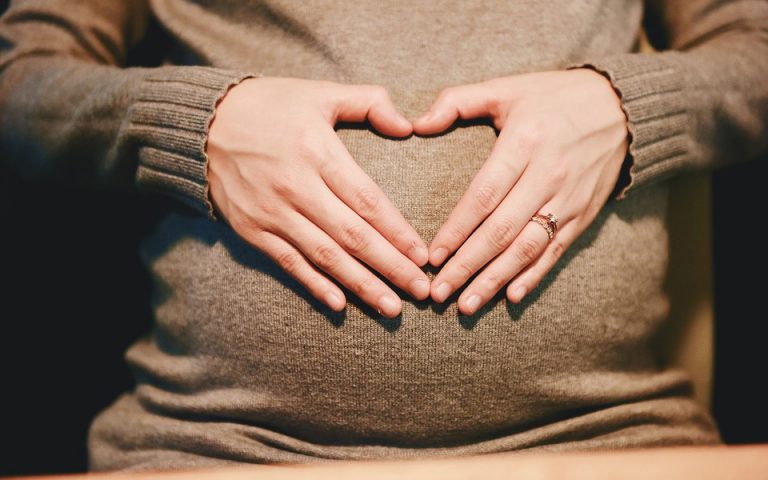 Τα oφέλη από την κατανάλωση πολλών ξηρών καρπών κατά τη διάρκεια της εγκυμοσύνης