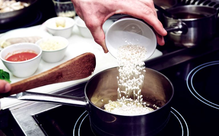 Όλα τα μυστικά για το σωστό μαγείρεμα του ρυζιού