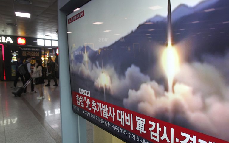 Η Β. Κορέα εκτόξευσε πυραύλους ως «διαμαρτυρία» για την αποτυχημένη συνάντηση με τον Τραμπ