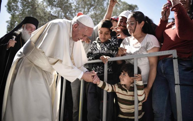 Εκπρόσωποι του Πάπα στη Λέσβο για τους πρόσφυγες
