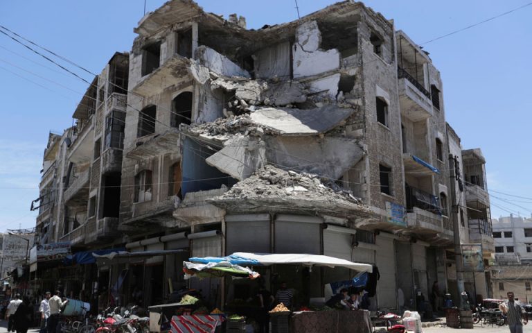 Reuters: Η Aγκυρα εξοπλίζει Σύρους αντάρτες για να απωθήσουν την επίθεση δυνάμεων της Δαμασκού