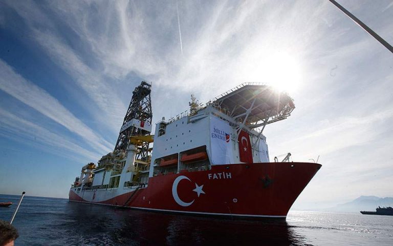 Προβλήματα με το πλήρωμά του αντιμετωπίζει το τουρκικό γεωτρύπανο