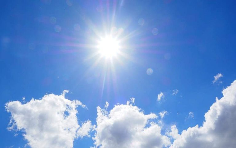Ηλιοφάνεια με αραιές νεφώσεις το Σάββατο – Εως 26 βαθμούς Κελσίου η θερμοκρασία