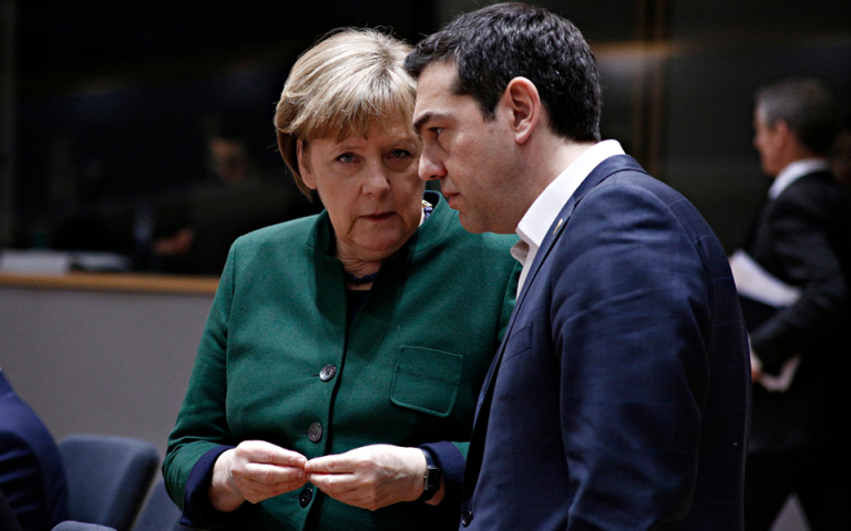 Ο άγνωστος διάλογος Τσίπρα-Μέρκελ για τη στάση των ελληνικών κυβερνήσεων στο θέμα των Σκοπίων