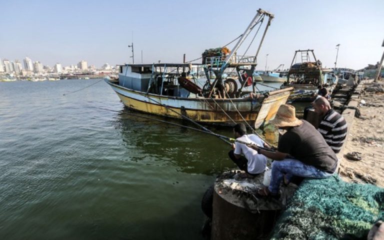 Επεκτείνεται και πάλι στα 12 ναυτικά μίλια η ζώνη αλιείας στη Λωρίδα της Γάζας