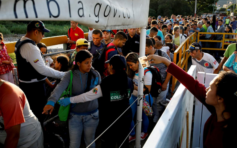 Χορήγηση ασύλου στους Βενεζουελάνους εξετάζει ο Τραμπ