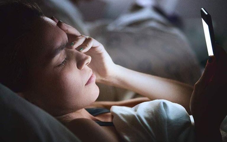 Οι έφηβοι που δεν κοιμούνται αρκετά, έχουν αυξημένες πιθανότητες να υιοθετήσουν επικίνδυνες σεξουαλικές συμπεριφορές