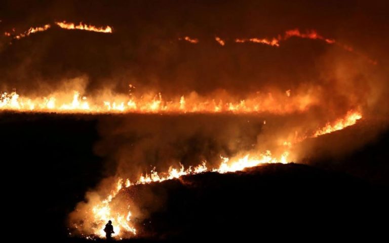 Μαίνονται οι πυρκαγιές στην Καταλονία – Φόβοι για πενταπλασιασμό του πύρινου μετώπου