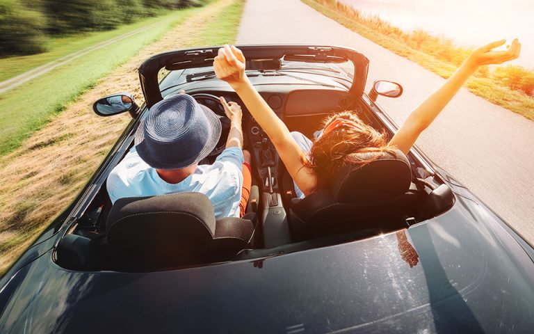 Συμβουλές για ασφαλή καλοκαιρινά ταξίδια με αυτοκίνητο: Δεν οδηγούμε με σαγιονάρες