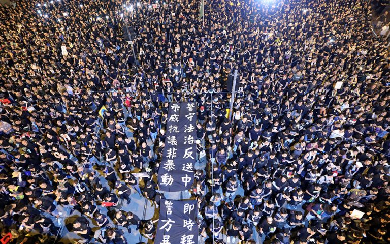 Χονγκ Κονγκ: Δύο εκατ. διαδηλωτές κατά του νομοσχεδίου για την έκδοση υπόπτων στην Κίνα