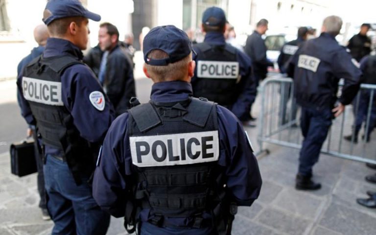 Πυροβολισμοί έξω από τέμενος στη Γαλλία – Δύο τραυματίες