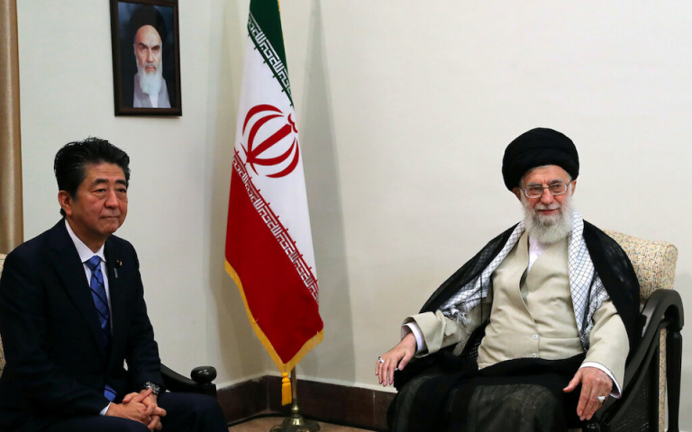 Αλ. Χαμενεΐ: Η Τεχεράνη δεν πρόκειται να διαπραγματευτεί με τις ΗΠΑ
