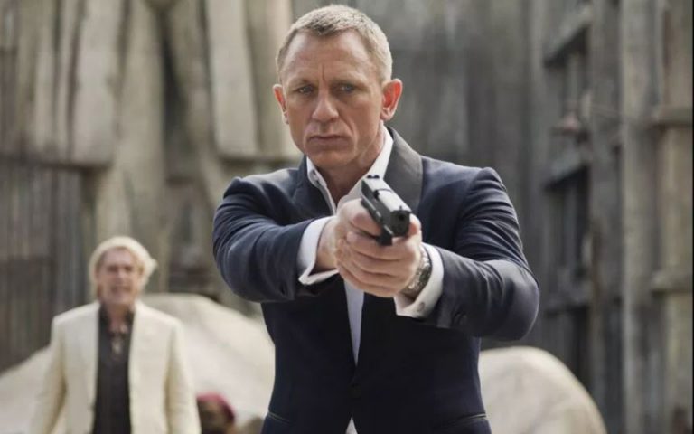 Εκρήξεις στο στούντιο που γυρίζεται ο James Bond – Σταμάτησαν τα γυρίσματα
