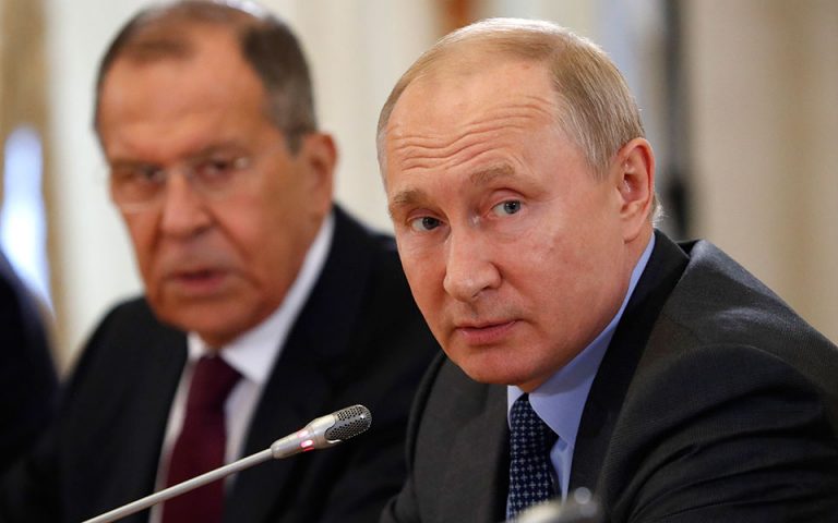 Ανησυχία Πούτιν για τον έλεγχο των εξοπλισμών