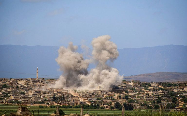 Συρία: Τουλάχιστον 83 νεκροί στις μάχες μεταξύ κυβερνητικών δυνάμεων και τζιχαντιστών