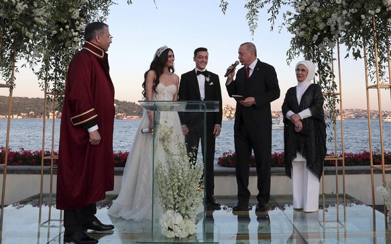 Κουμπάρος στον γάμο του Μεσούτ Οζίλ ο Ερντογάν (φωτογραφίες)