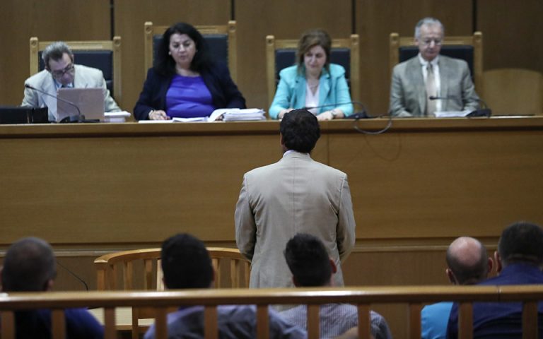 Δίκη Χρυσής Αυγής: Κατηγορούμενος παραδέχθηκε το κρίσιμο τηλεφώνημα πριν από τη δολοφονία του Π. Φύσσα