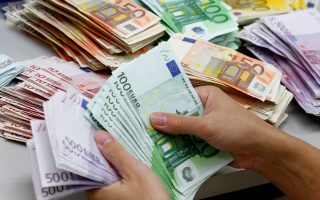 Το ευρώ υποχωρούσε χθες βράδυ έναντι του δολαρίου κατά 0,16%, στο 1,1313 δολ.