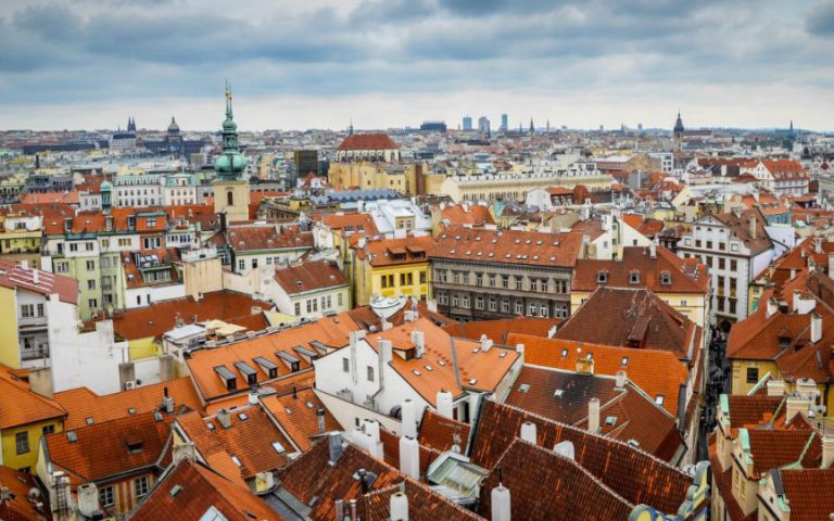 Τσεχία: Οι Σοσιαλδημοκράτες απειλούν να αποχωρήσουν από την κυβέρνηση, η πολιτική κρίση εντείνεται