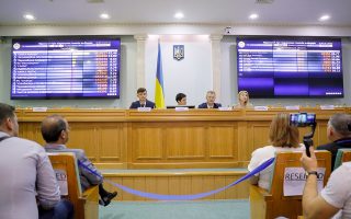 Η επίσημη ανακοίνωση του αποτελέσματος των εκλογών, στο Κίεβο.