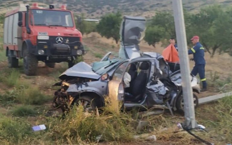 Τροχαίο δυστύχημα με δύο νεκρούς στη Λάρισα (φωτογραφίες)